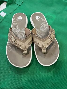 Cloudsteppers by Clarks Taupe and Tan Thong Sandals